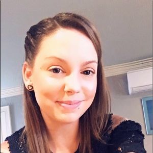 Meet your Posher, Steph